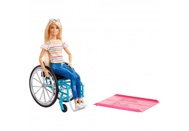 Papusa Barbie by Mattel Fashionistas papusa in scaun cu rotile si rampa
