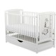 BabyNeeds - Patut din lemn Timmi Girafa 120x60 cm Cu sertar cu capac Din lemn de pin si mdf Stabil si rezistent Inaltime saltea 