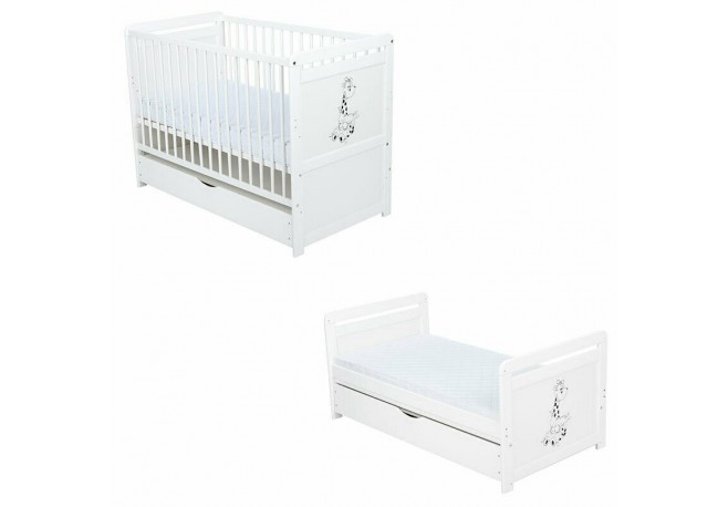 Babyneeds - Patut din lemn Nadia II Girafa transformabil pt bebe si junior 120x60 cm Cu sertar cu capac Din lemn de pin si mdf S