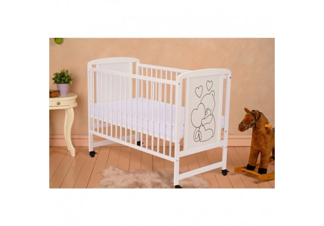 Qmini - Patut din lemn Timmi Heart 120x60 cm Din lemn de pin si mdf Stabil si rezistent Inaltime saltea reglabila pe 3 nivele La
