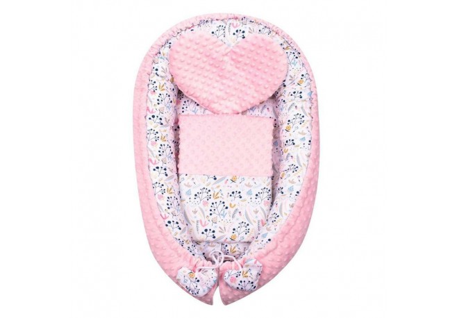 Set 3 piese Luxury Baby Nest cu doua fete Cu paturica si pernuta in forma de inima New Baby Minky Cranberries