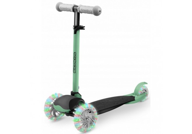 Trotineta cu roti cu LED Ricokids Loco 765107 - Verde cu negru