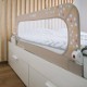 Bariera de protectie pentru pat bebe Rabatabila Instalare usoara Dimensiune 135 x 57 cm FreeON Little Dots Beige