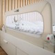 Bariera de protectie pentru pat bebe Rabatabila Instalare usoara Dimensiune 135 x 57 cm FreeON Sweet Dreams Light Beige