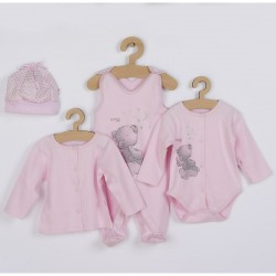 Set 4 piese Salopeta fara maneci jacheta body cu maneca lunga caciulita Marime 56 Din bumbac 100% New Baby Angel Pink