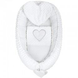 Set 3 piese Luxury Baby Nest cu doua fete Cu paturica si pernuta in forma de inima New Baby Minky Heart White