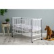Patut din lemn bebe 120x60 cm Din lemn de pin si mdf Stabil si rezistent Inaltime saltea reglabila pe 3 nivele Laterala cu 3 bet