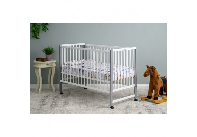 Patut din lemn120x60 cm Din lemn de pin si mdf Stabil si rezistent Inaltime saltea reglabila pe 3 nivele Laterala cu 3 bete deta