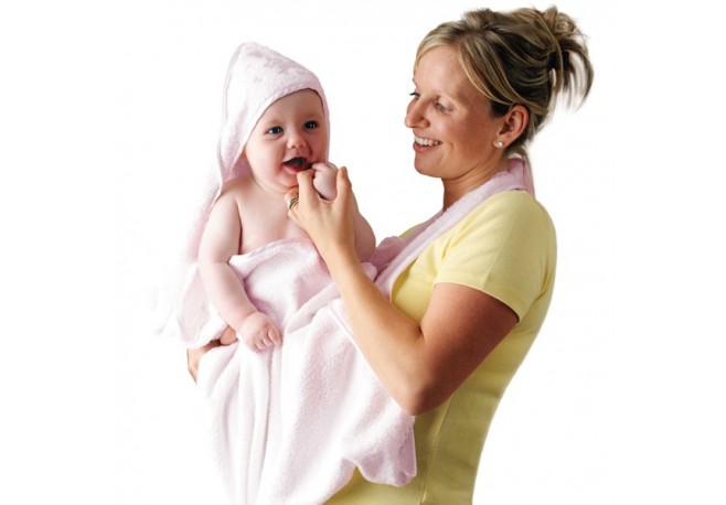 Prosop de baie pentru bebelus si mama roz Clevamama