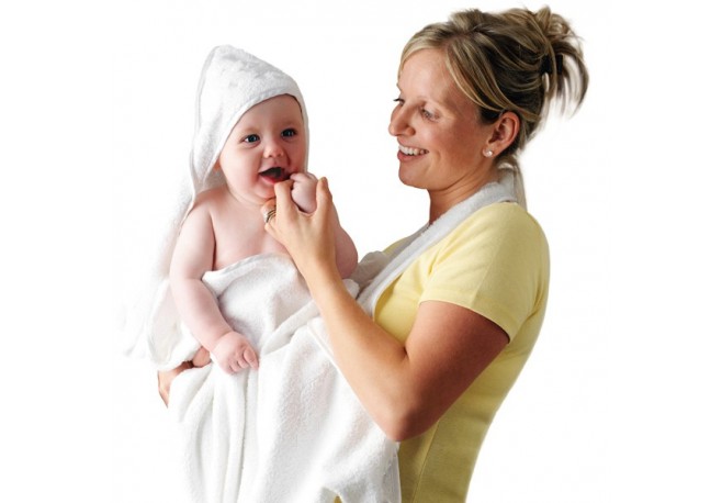 Prosop de baie pentru bebelus si mama alb Clevamama